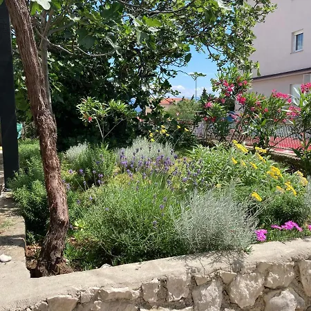 Apartment Vitamare 160 M From The Novi Vinodolski